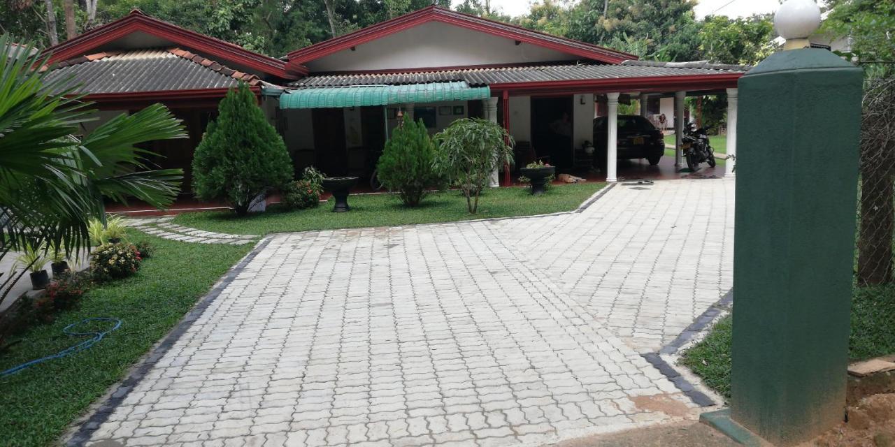 Lal Home Stay Sigiriya Buitenkant foto