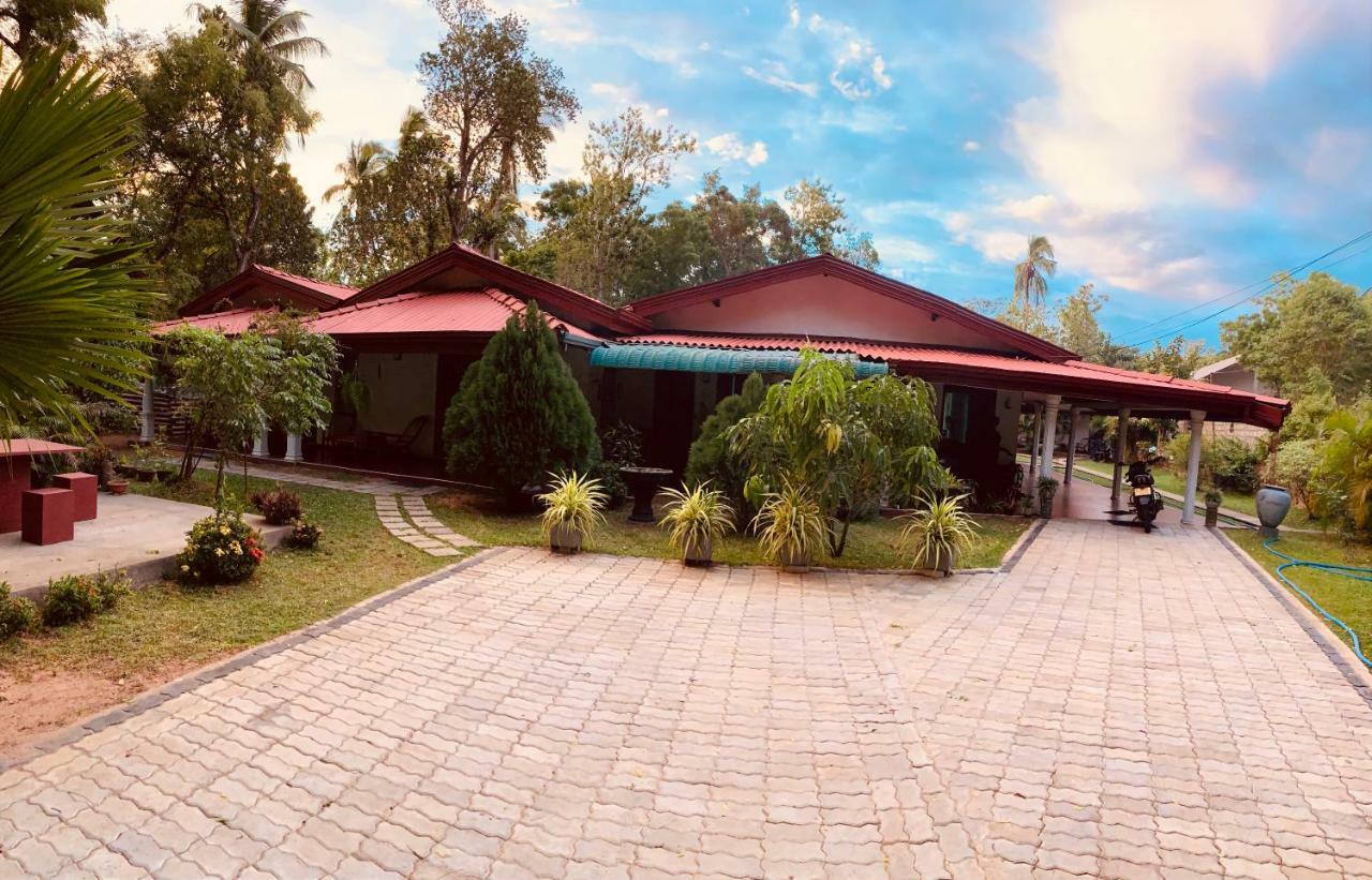 Lal Home Stay Sigiriya Buitenkant foto